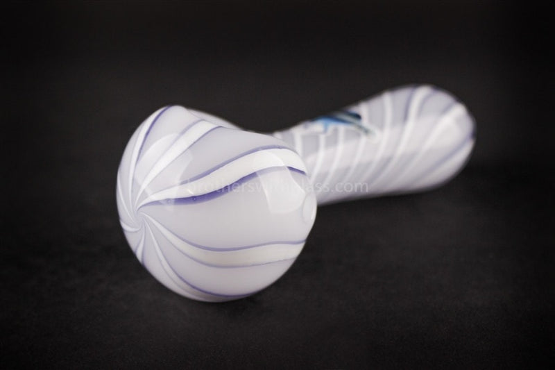 Chameleon Glass Serendipity Swirl Hand Pipe - Periwinkle.