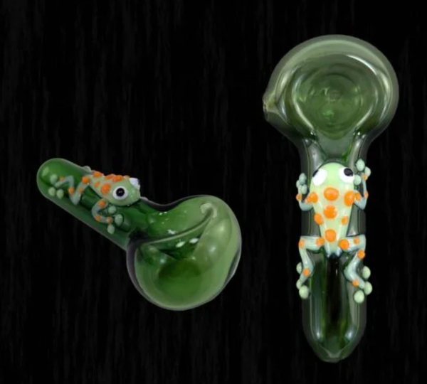 Chameleon Glass Alta Vida Frog Hand Pipe Chameleon Glass