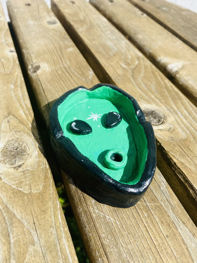 JunneArt Clay Alien ashtray.