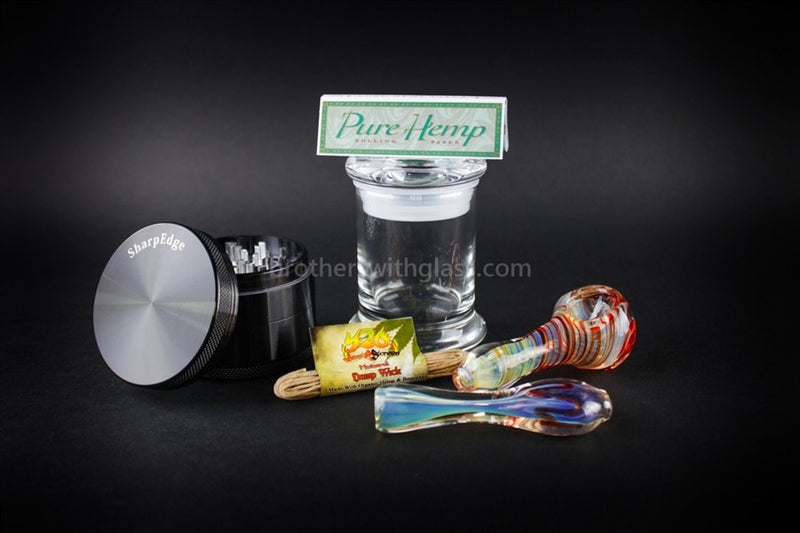 Smoker's Gift Set with 3pc Grinder.